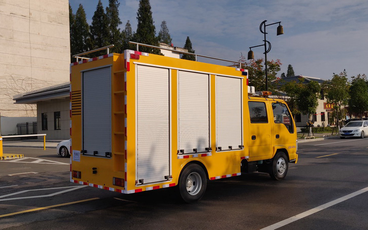 五十鈴救險(xiǎn)車(chē)