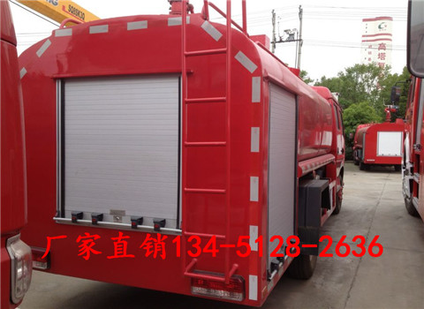 東風多利卡5噸消防灑水車